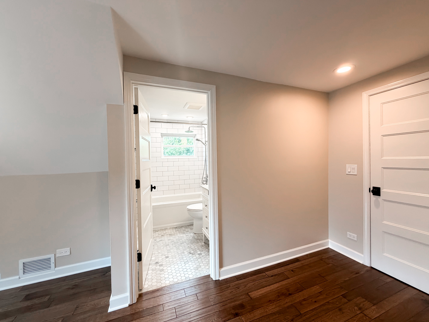 26W416 Macarthur Avenue