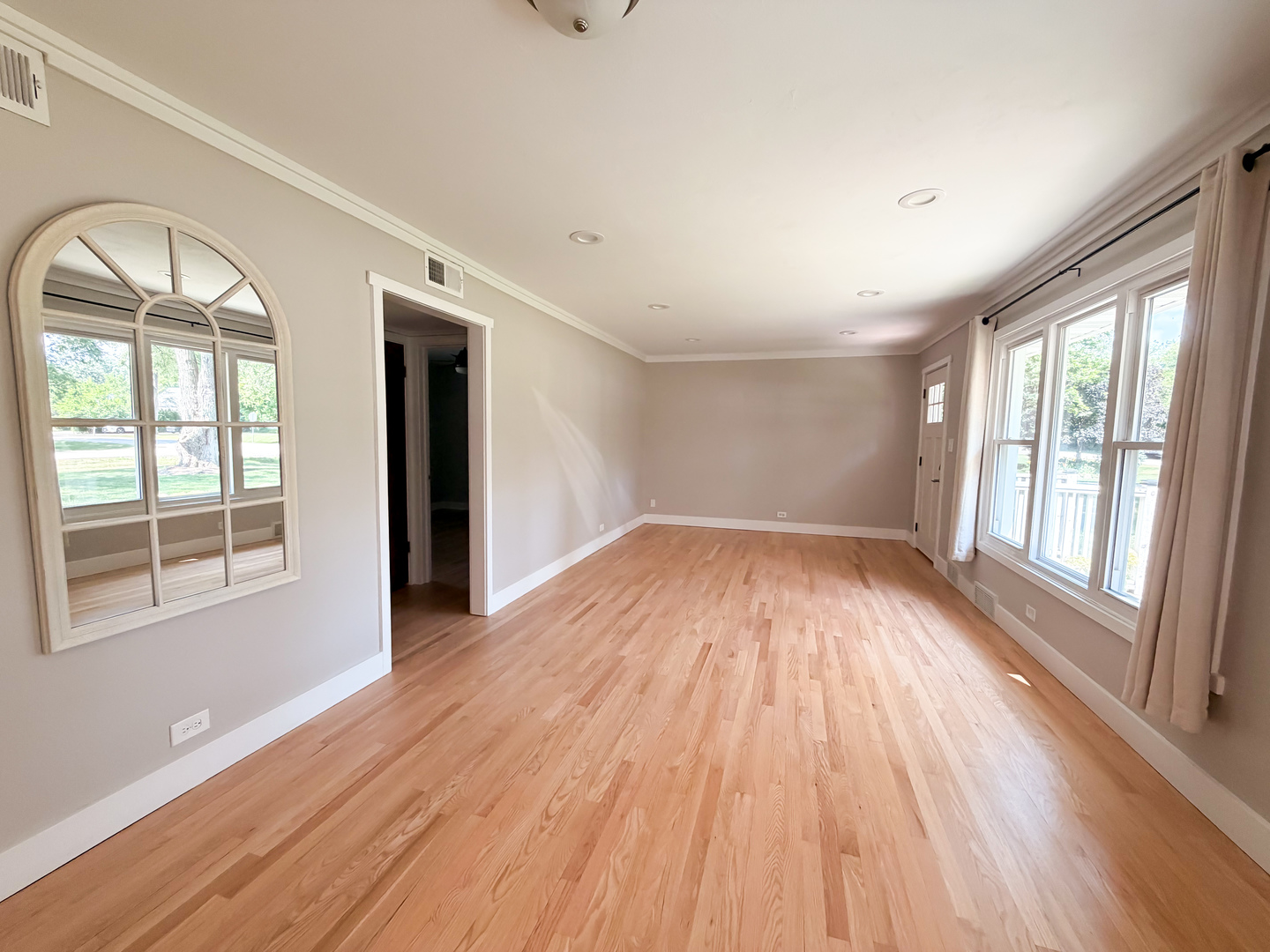 26W416 Macarthur Avenue