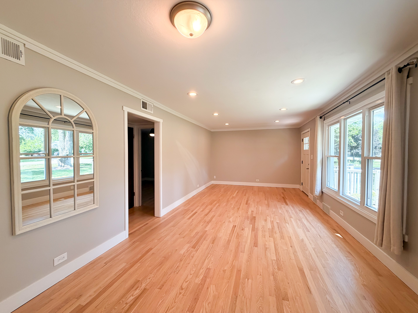 26W416 Macarthur Avenue