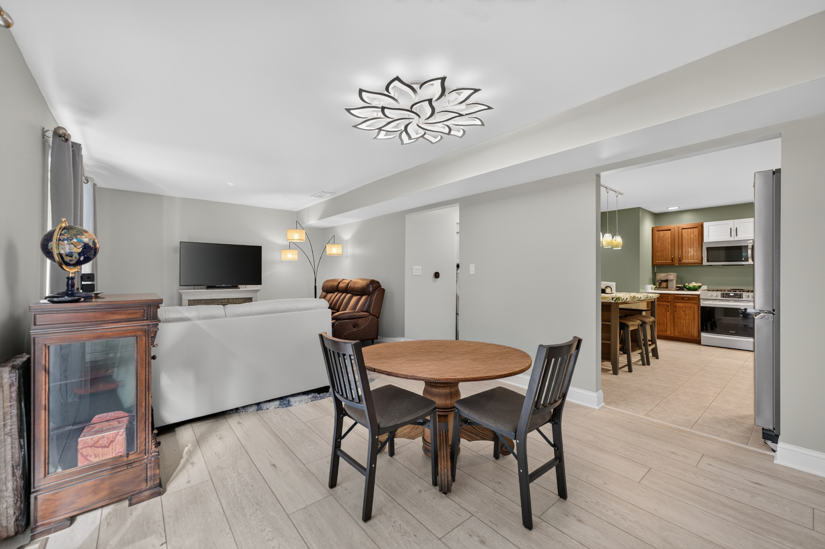 6 Cypress Square