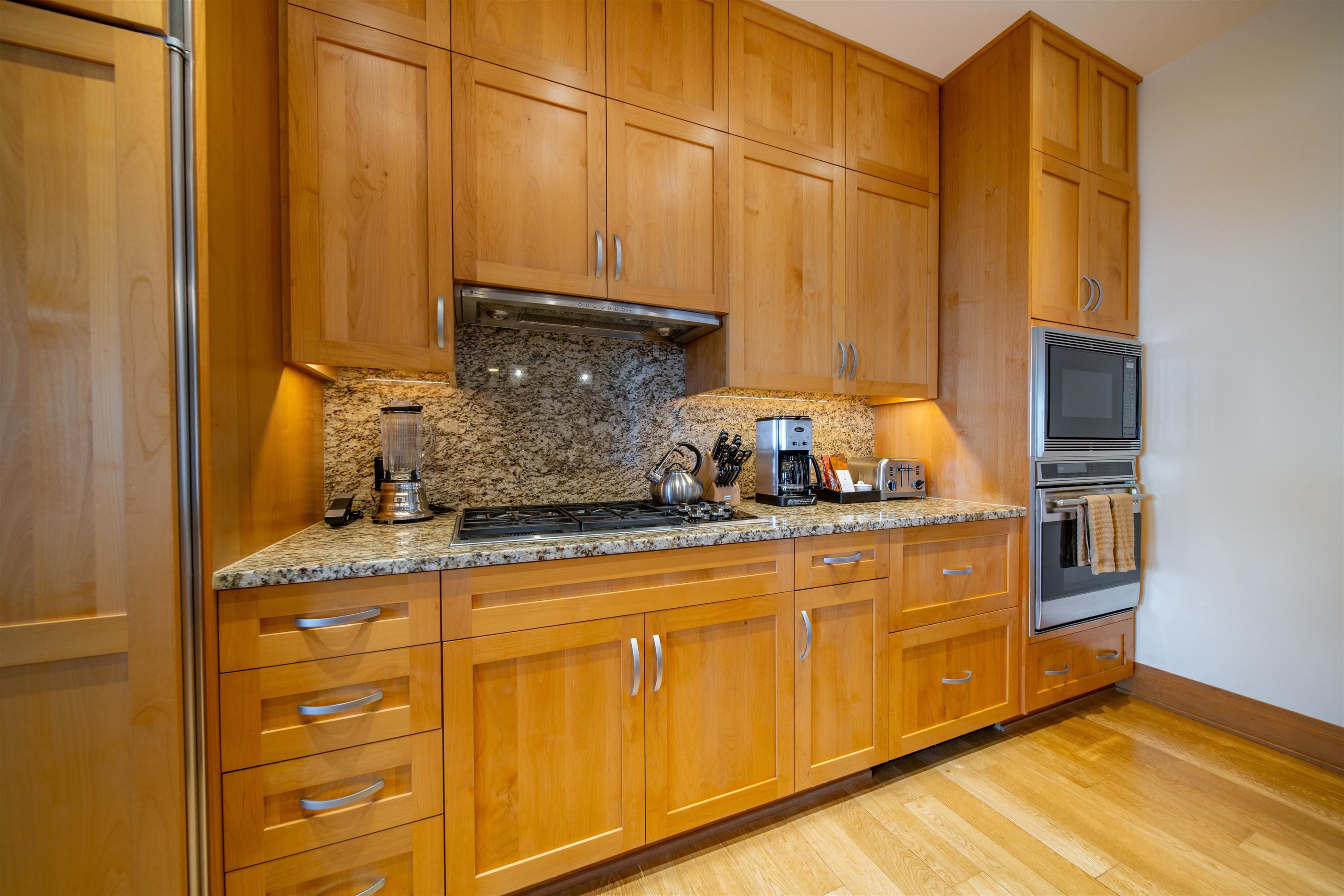 1 BAY Dr Unit: 1204
