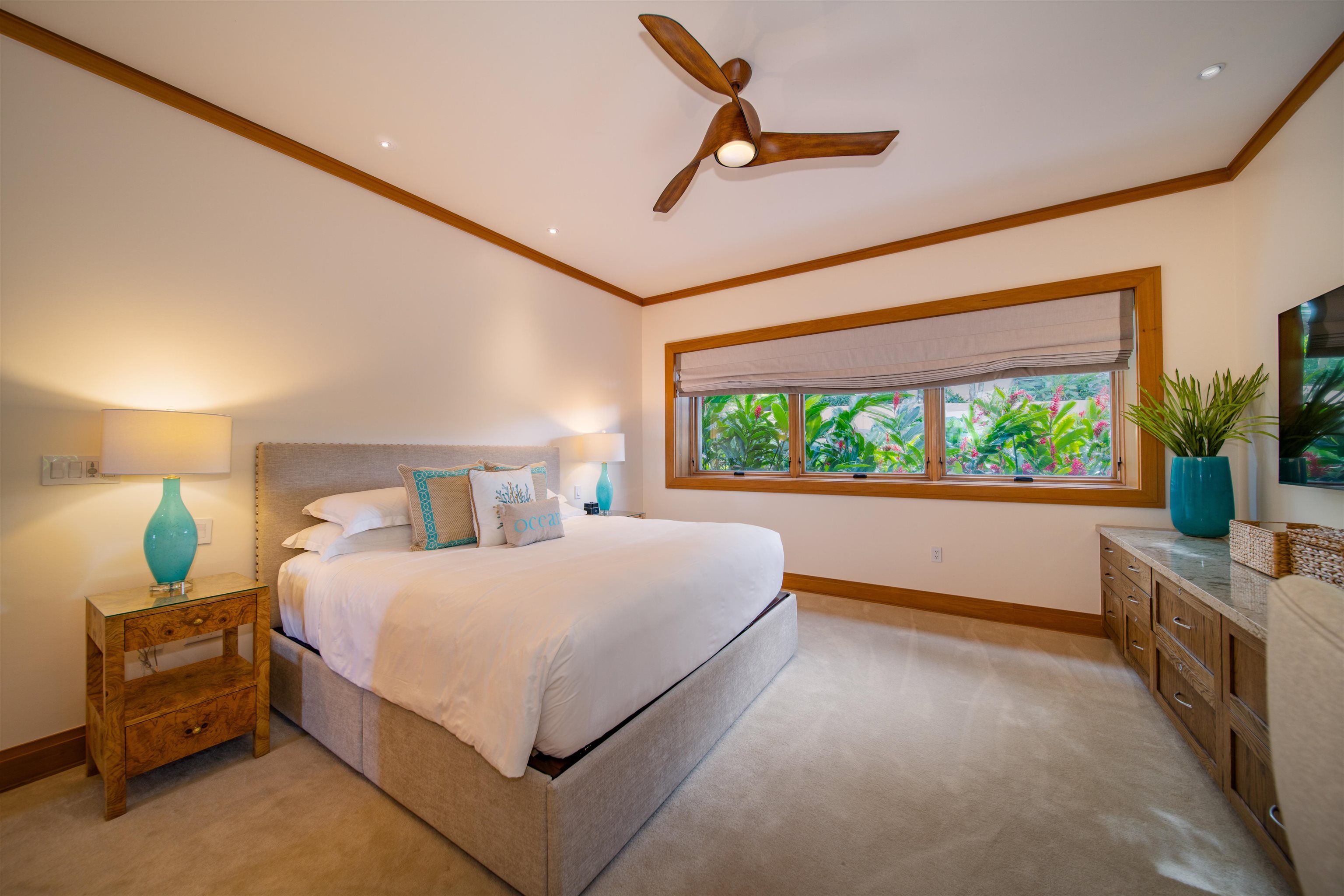1 BAY Dr Unit: 1204
