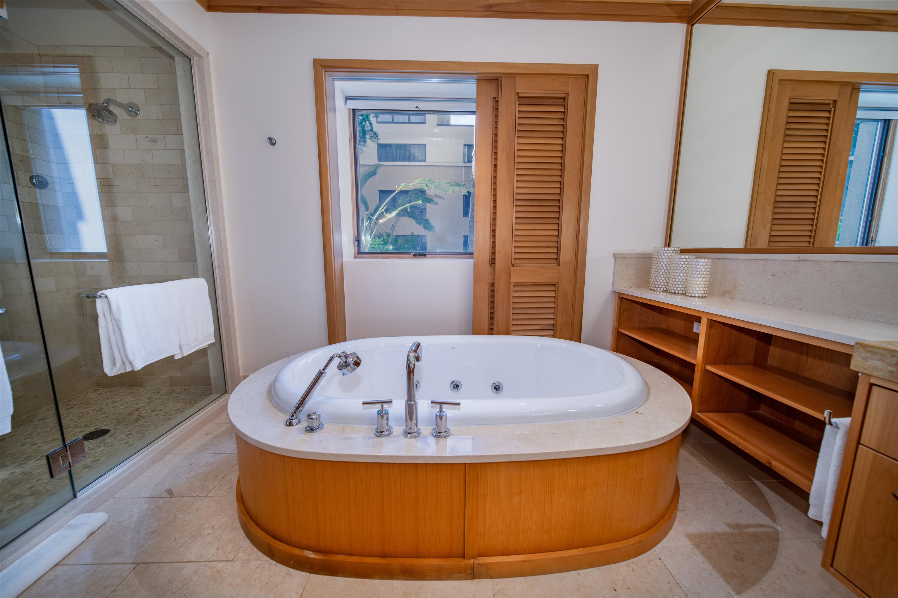 1 BAY Dr Unit: 1204