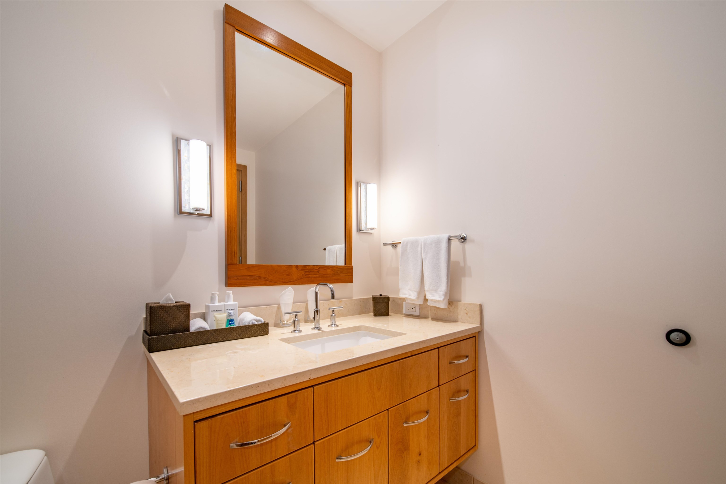 1 BAY Dr Unit: 1204
