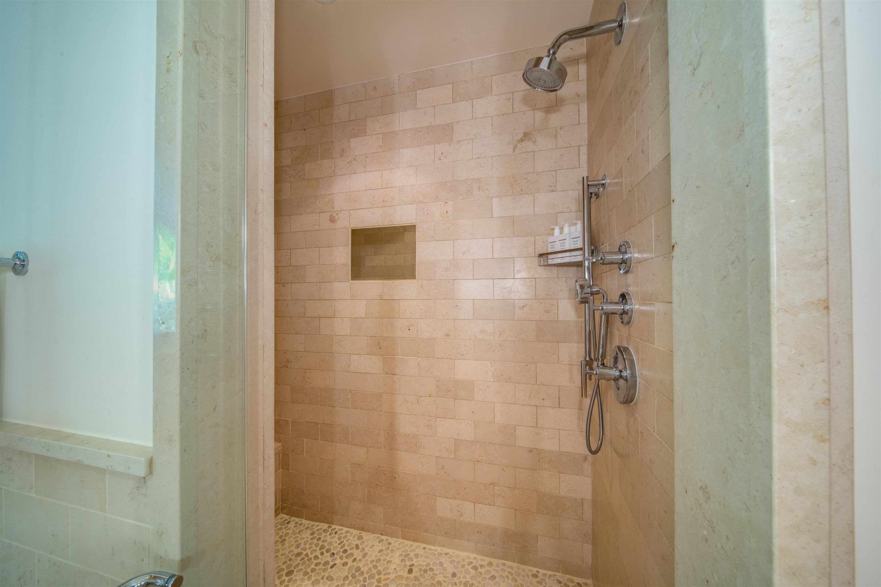 1 BAY Dr Unit: 1204