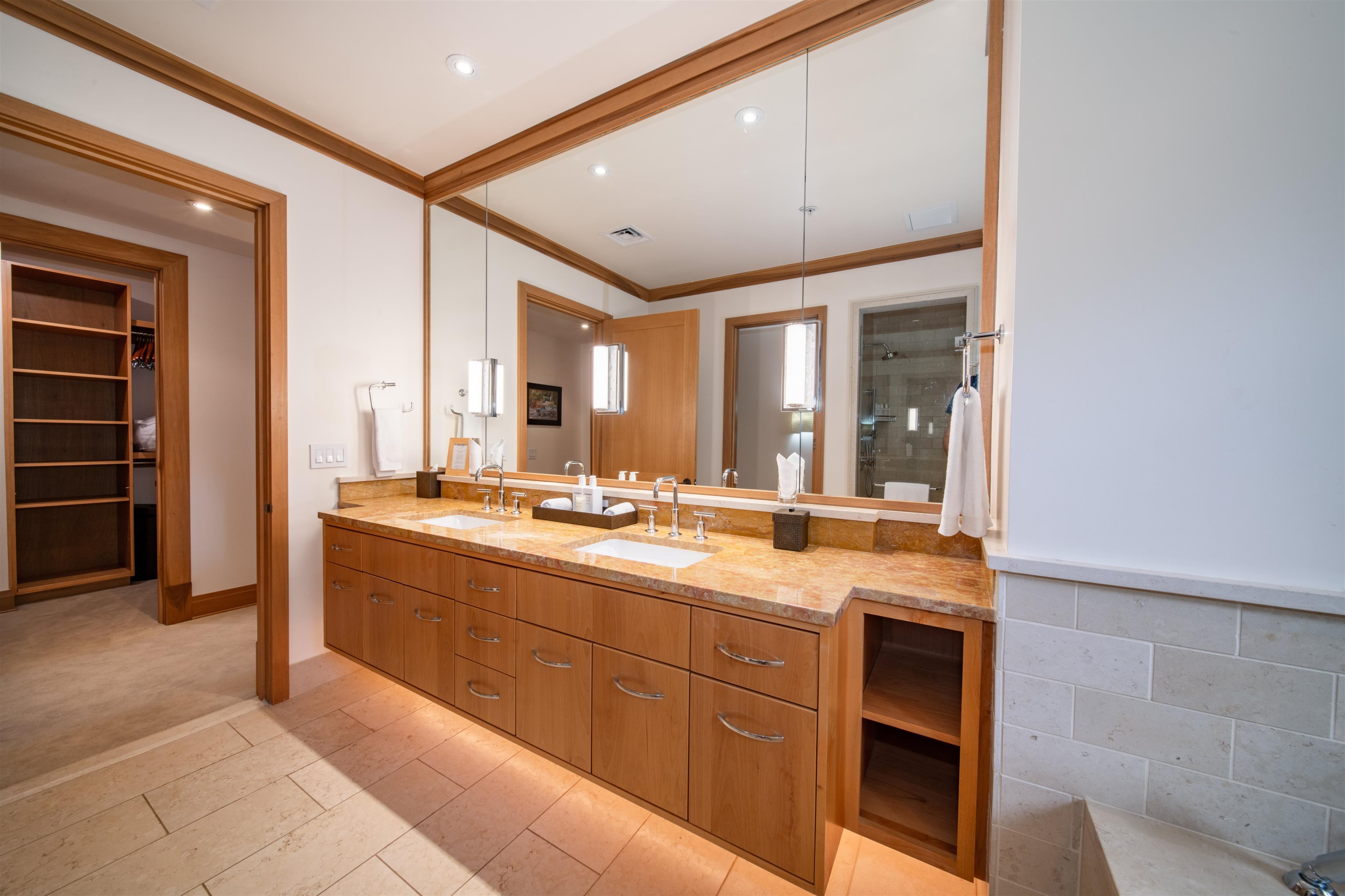 1 BAY Dr Unit: 1204