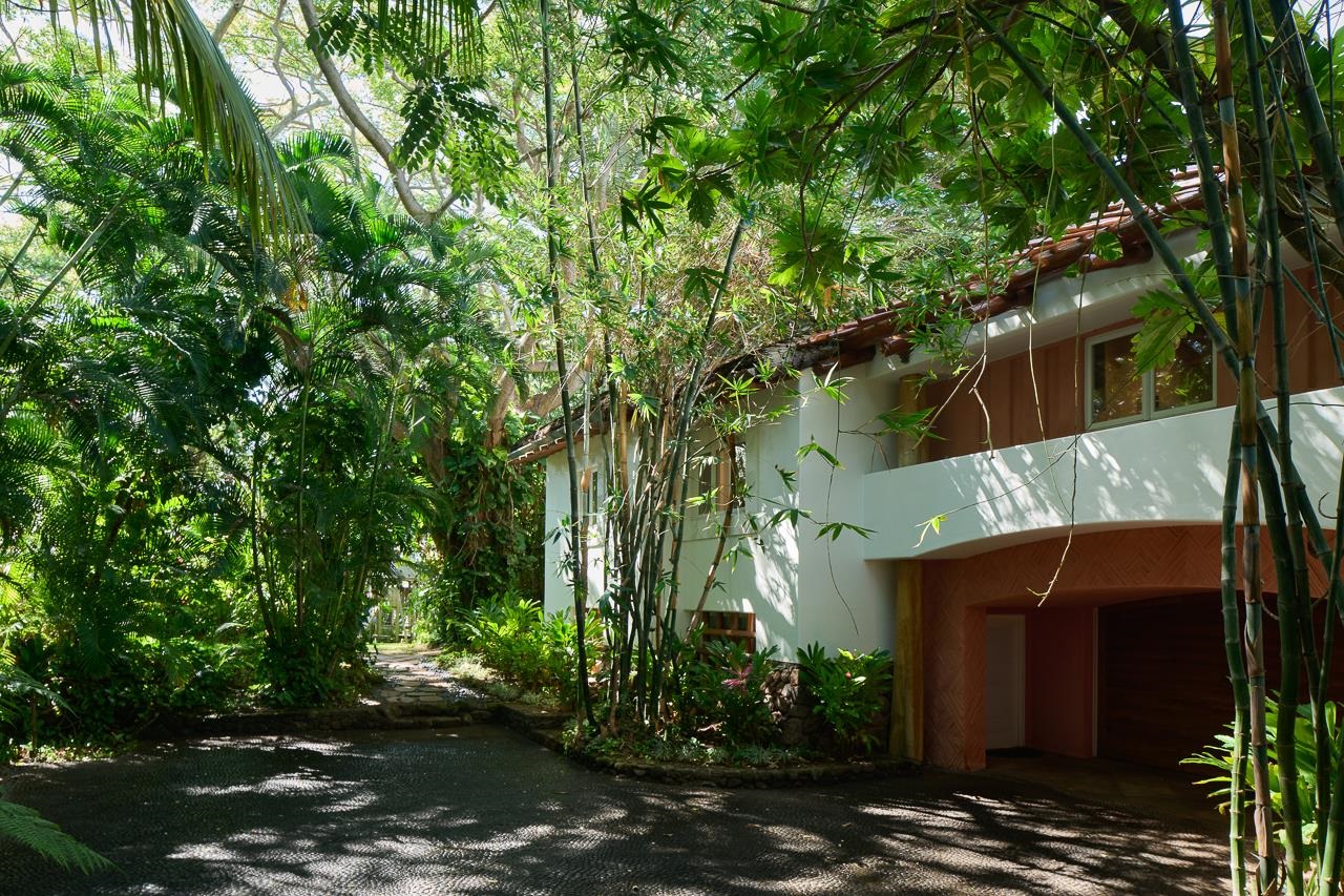 51 HUI ROAD E