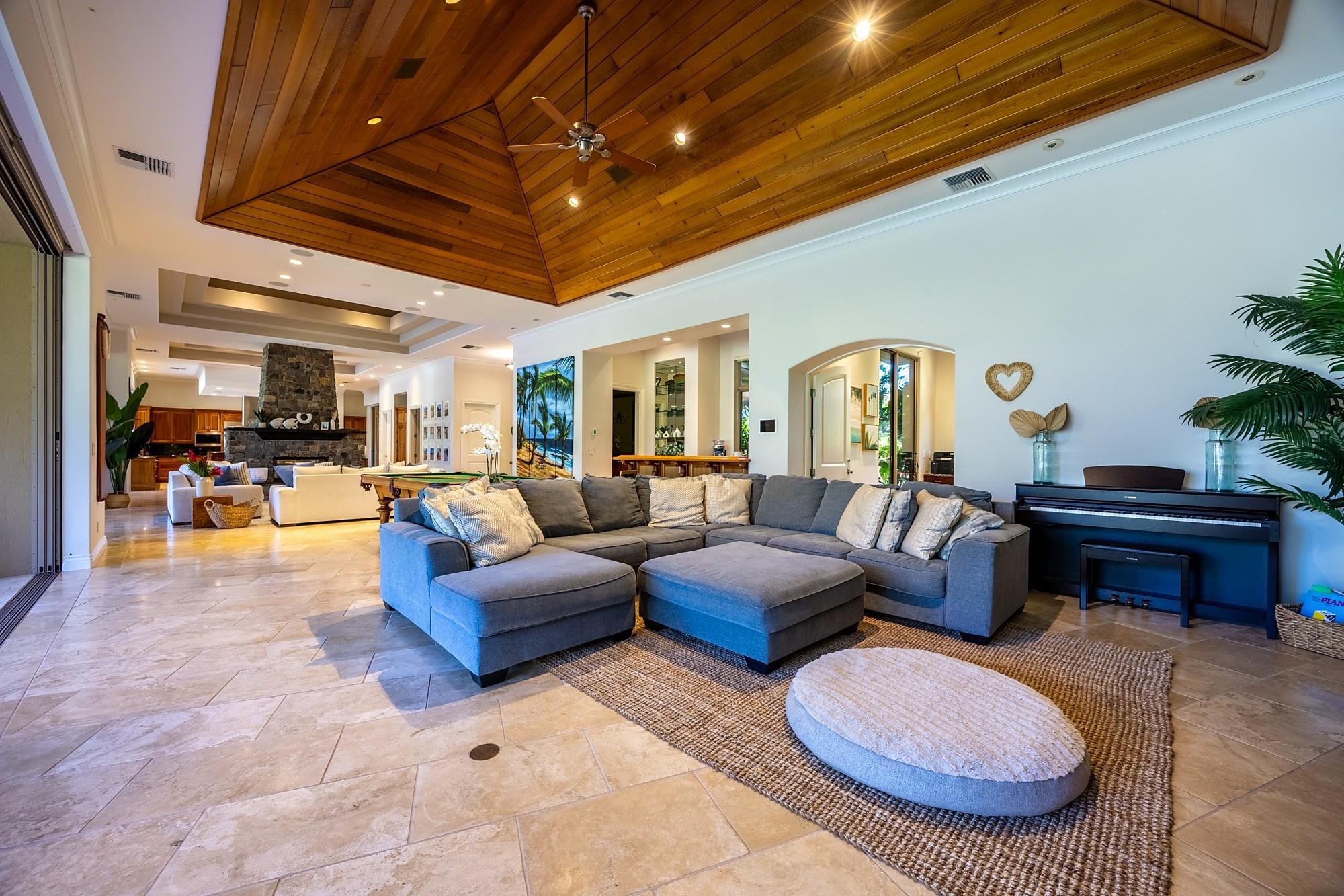 223 PLANTATION CLUB Dr Unit: 14