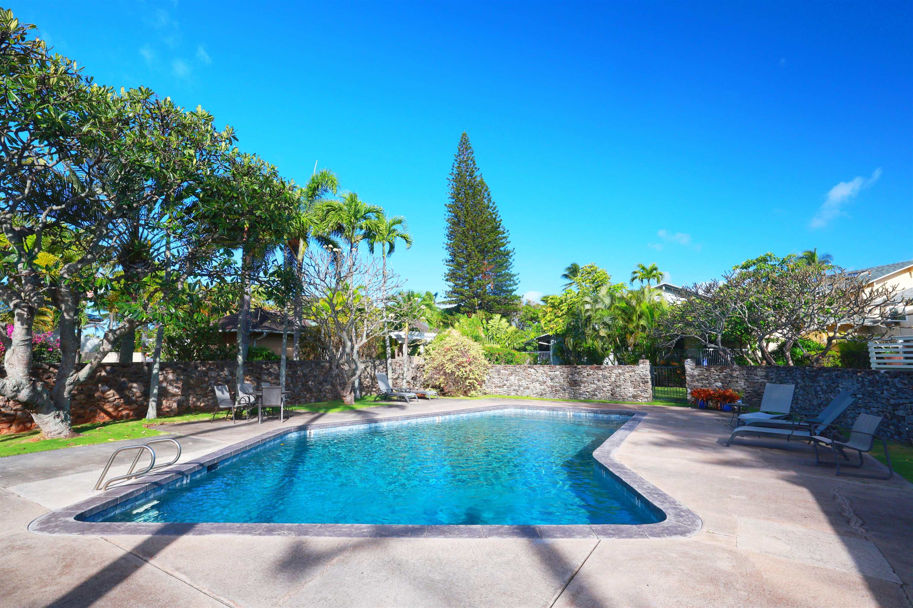 5045 LOWER HONOAPIILANI Rd Unit: 2