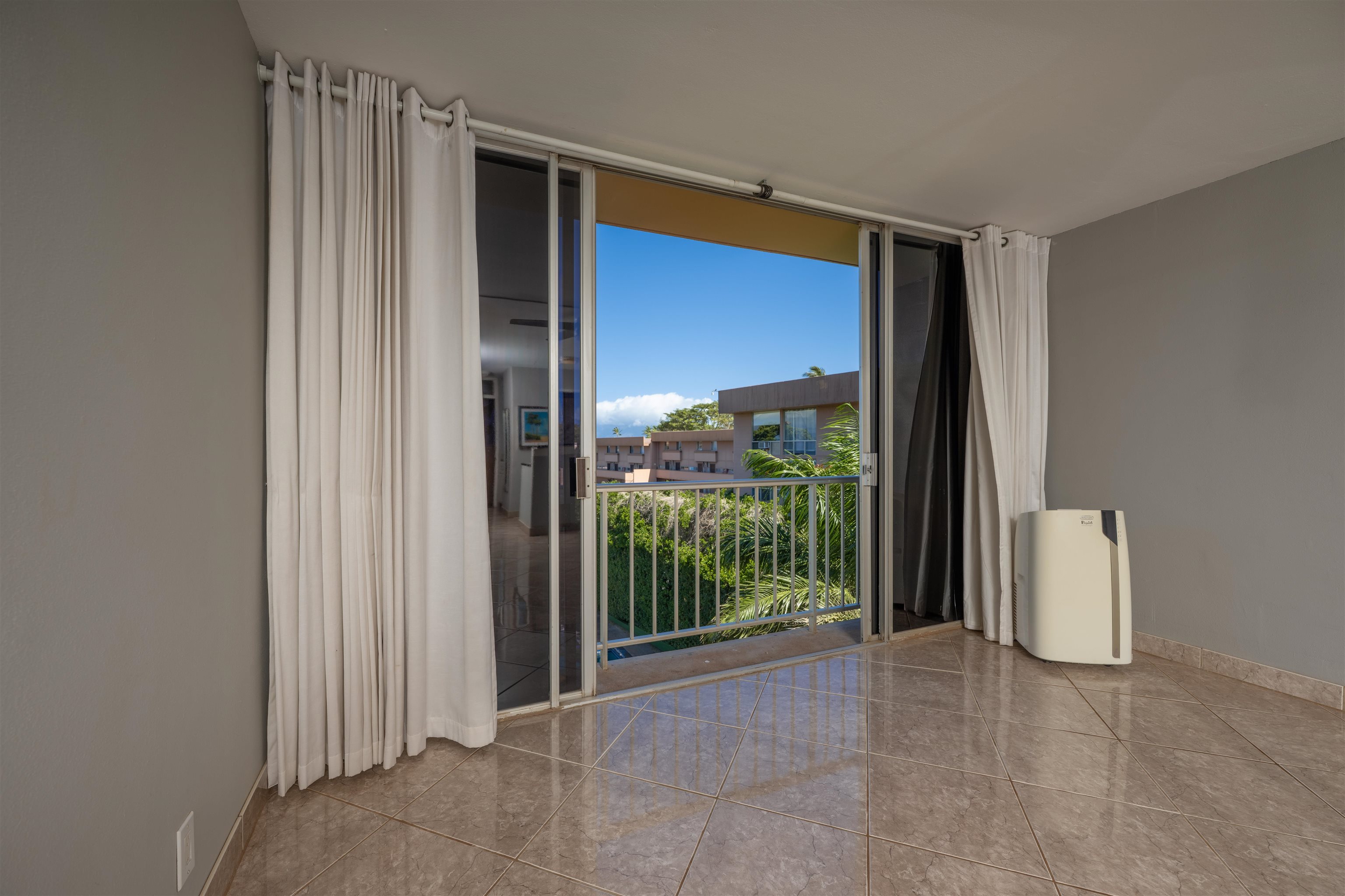 3660 LOWER HONOAPIILANI Rd Unit: 411
