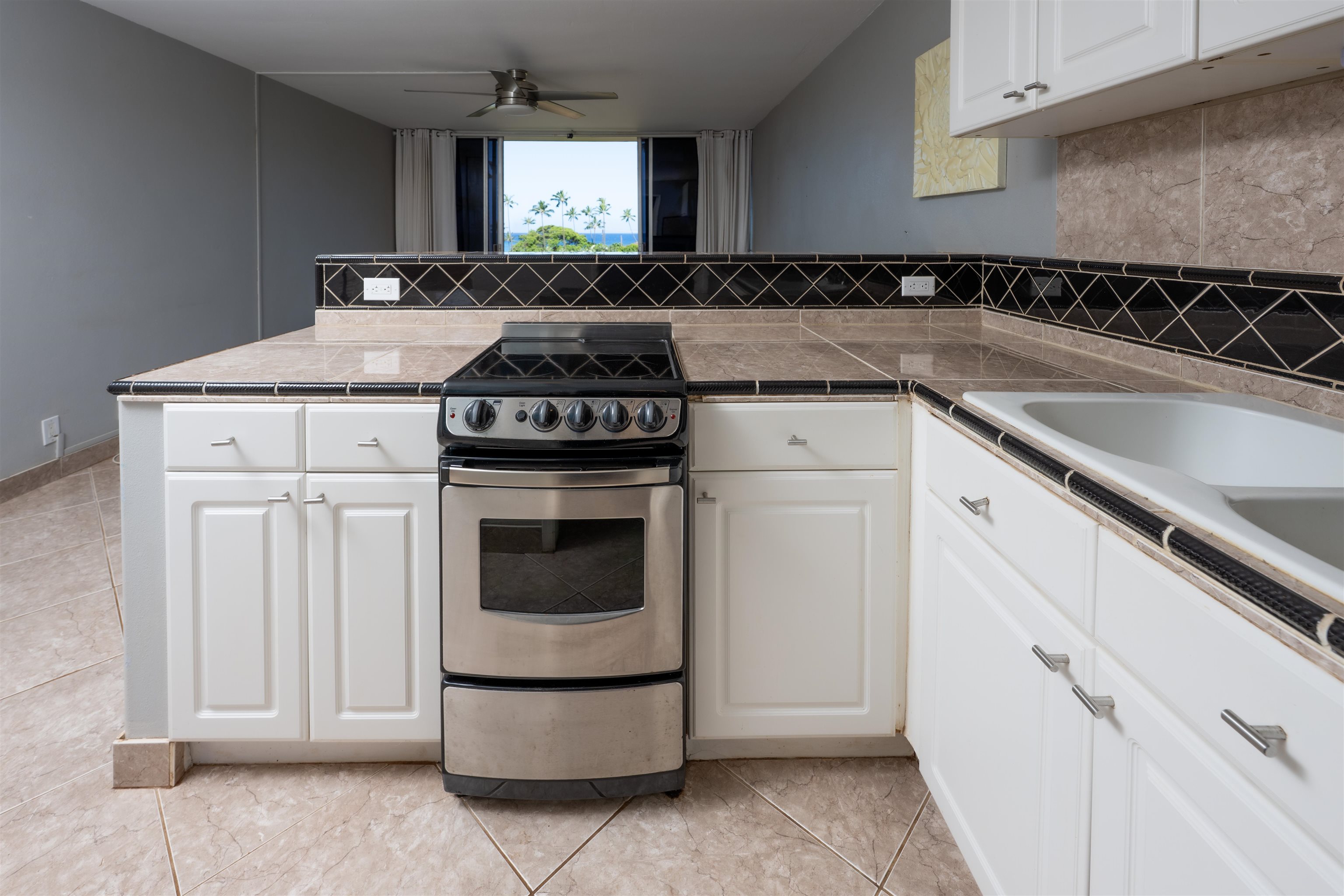 3660 LOWER HONOAPIILANI Rd Unit: 411
