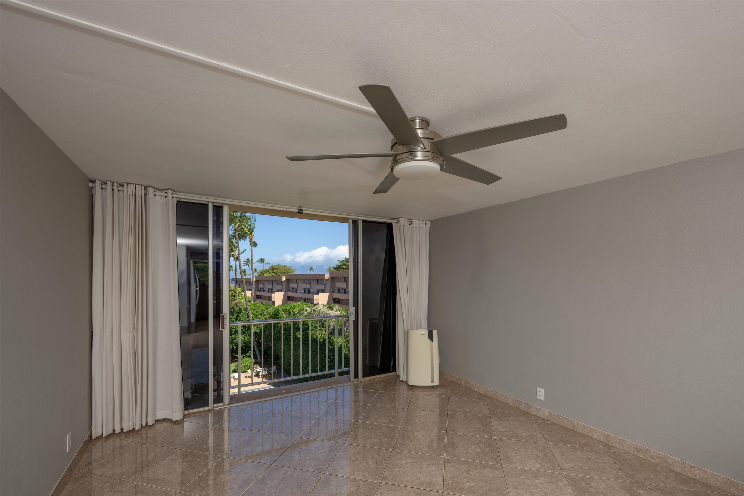 3660 LOWER HONOAPIILANI Rd Unit: 411