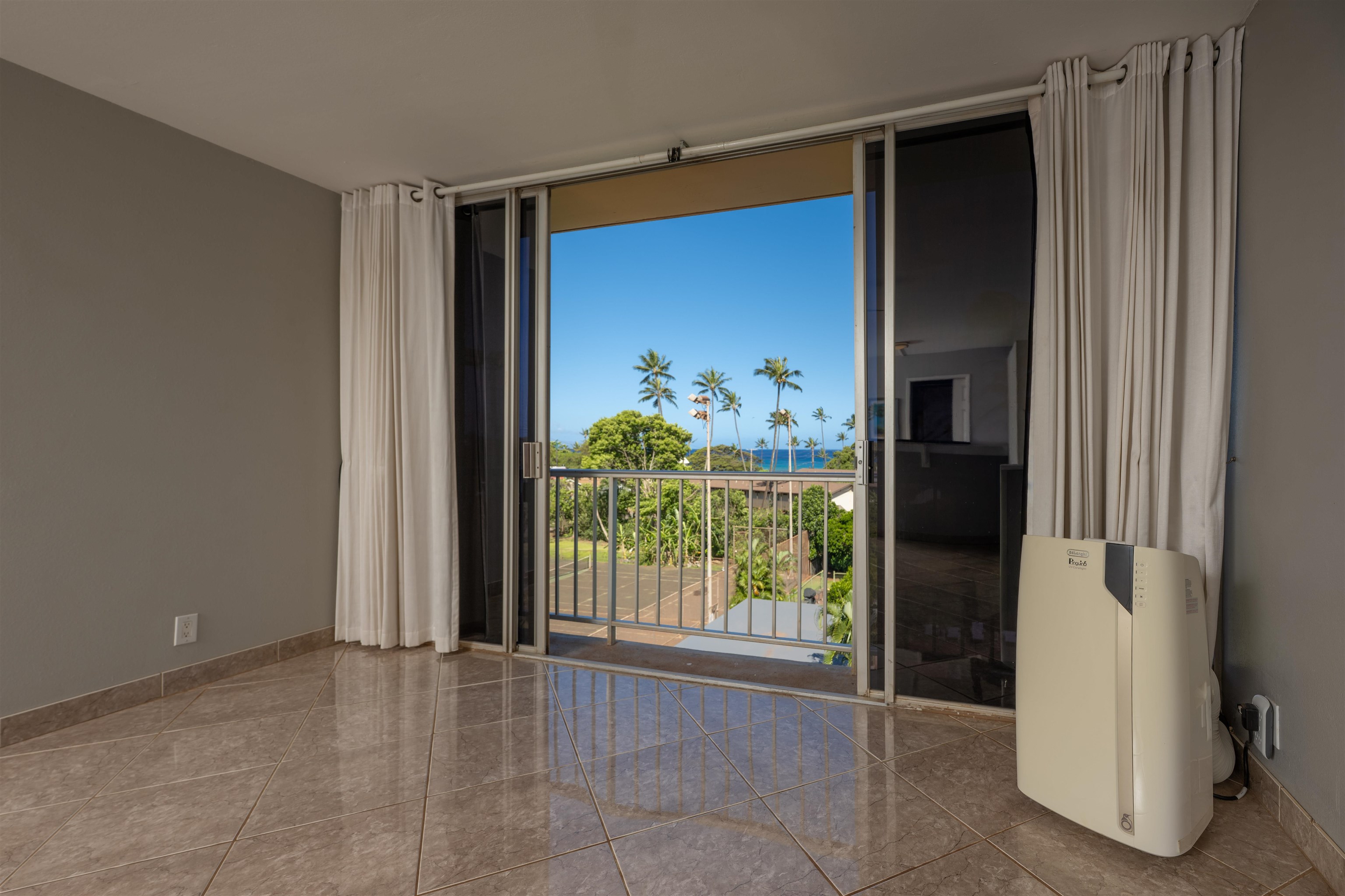 3660 LOWER HONOAPIILANI Rd Unit: 411
