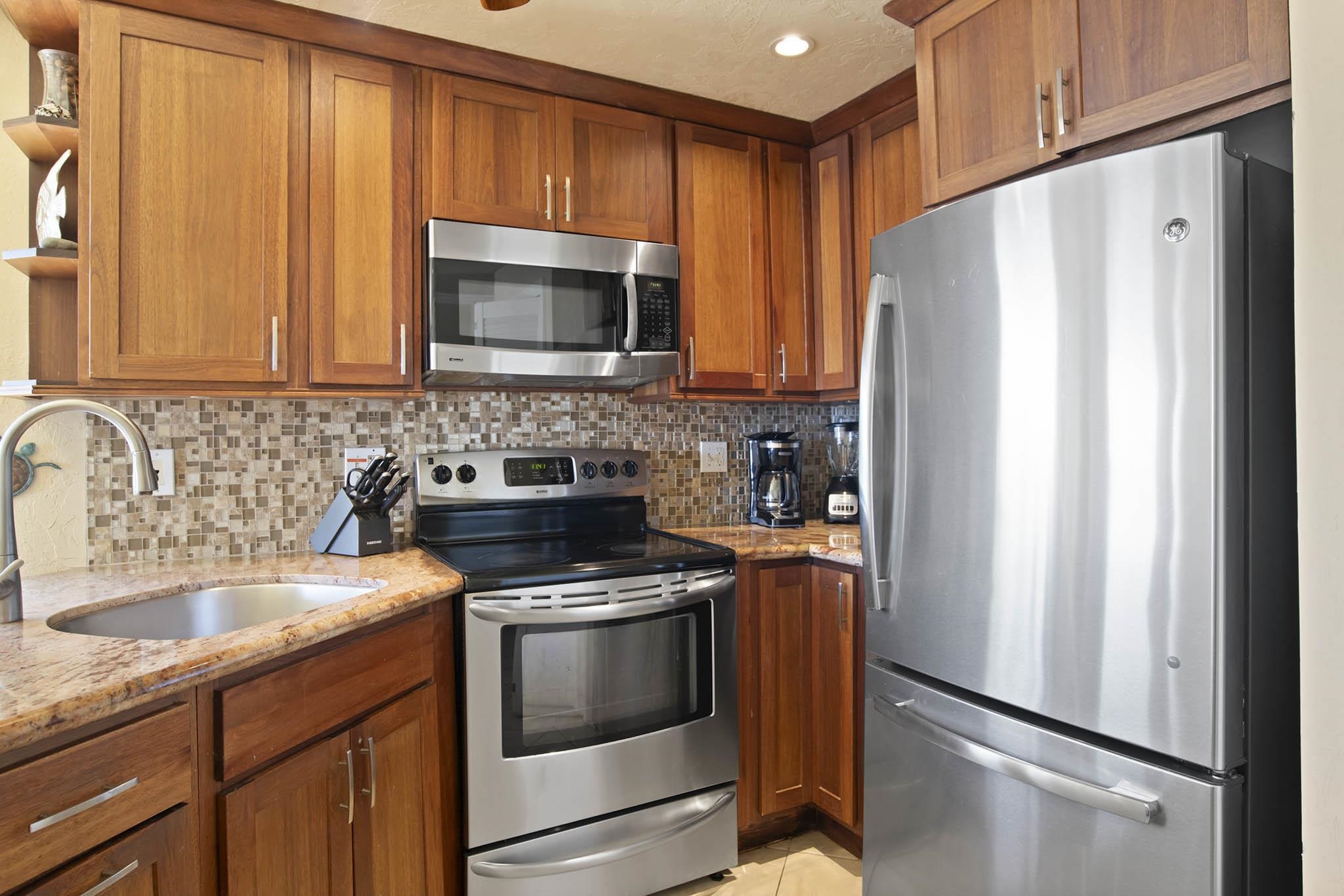4909 LOWER HONOAPIILANI Rd Unit: A10