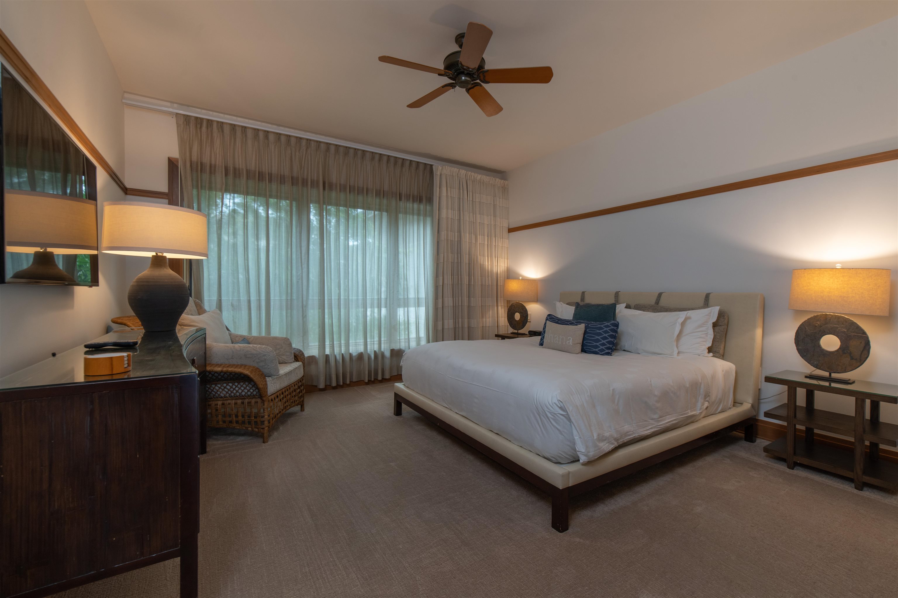 1 Bay Dr Unit: 2502