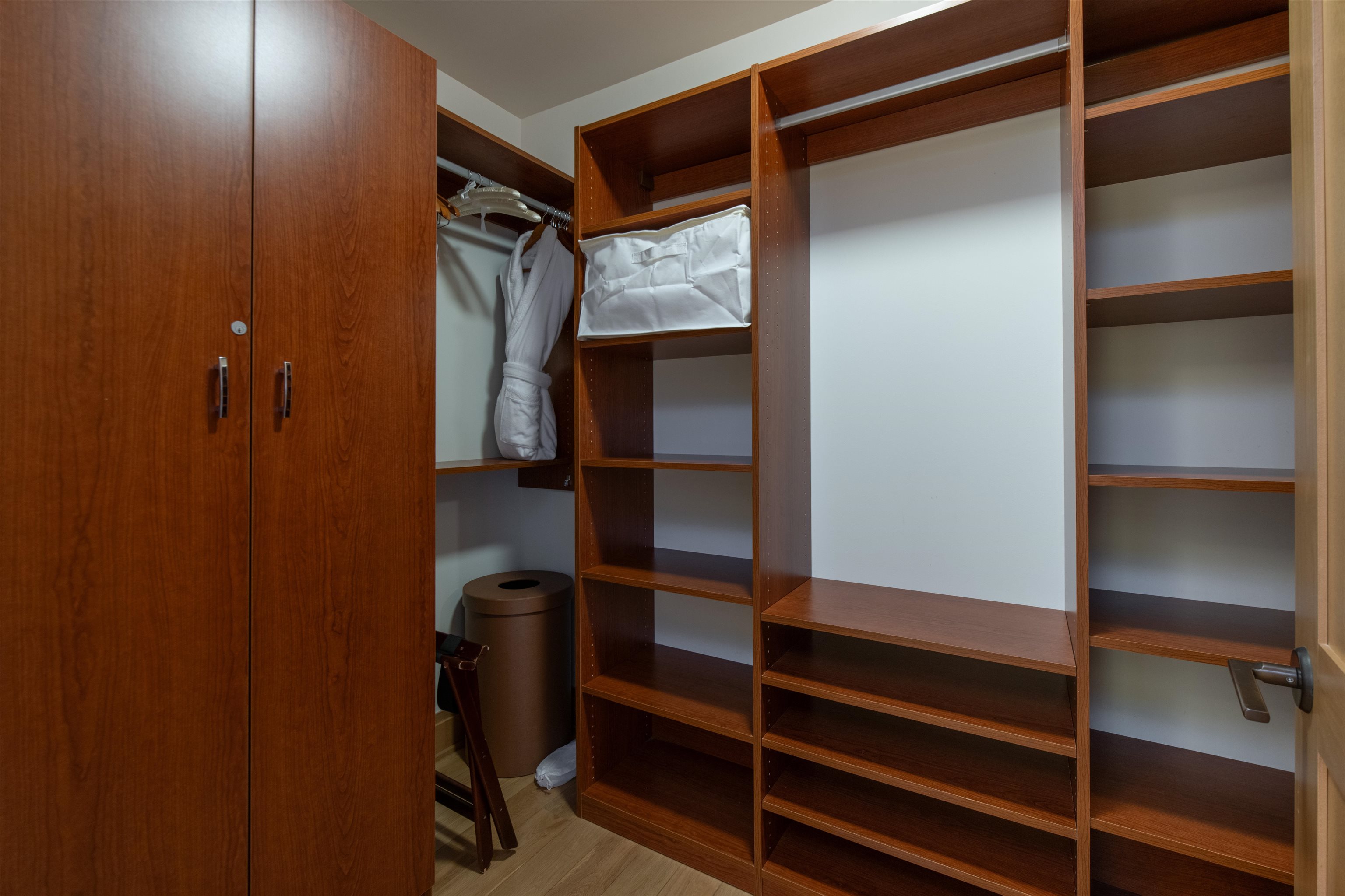 1 Bay Dr Unit: 2502