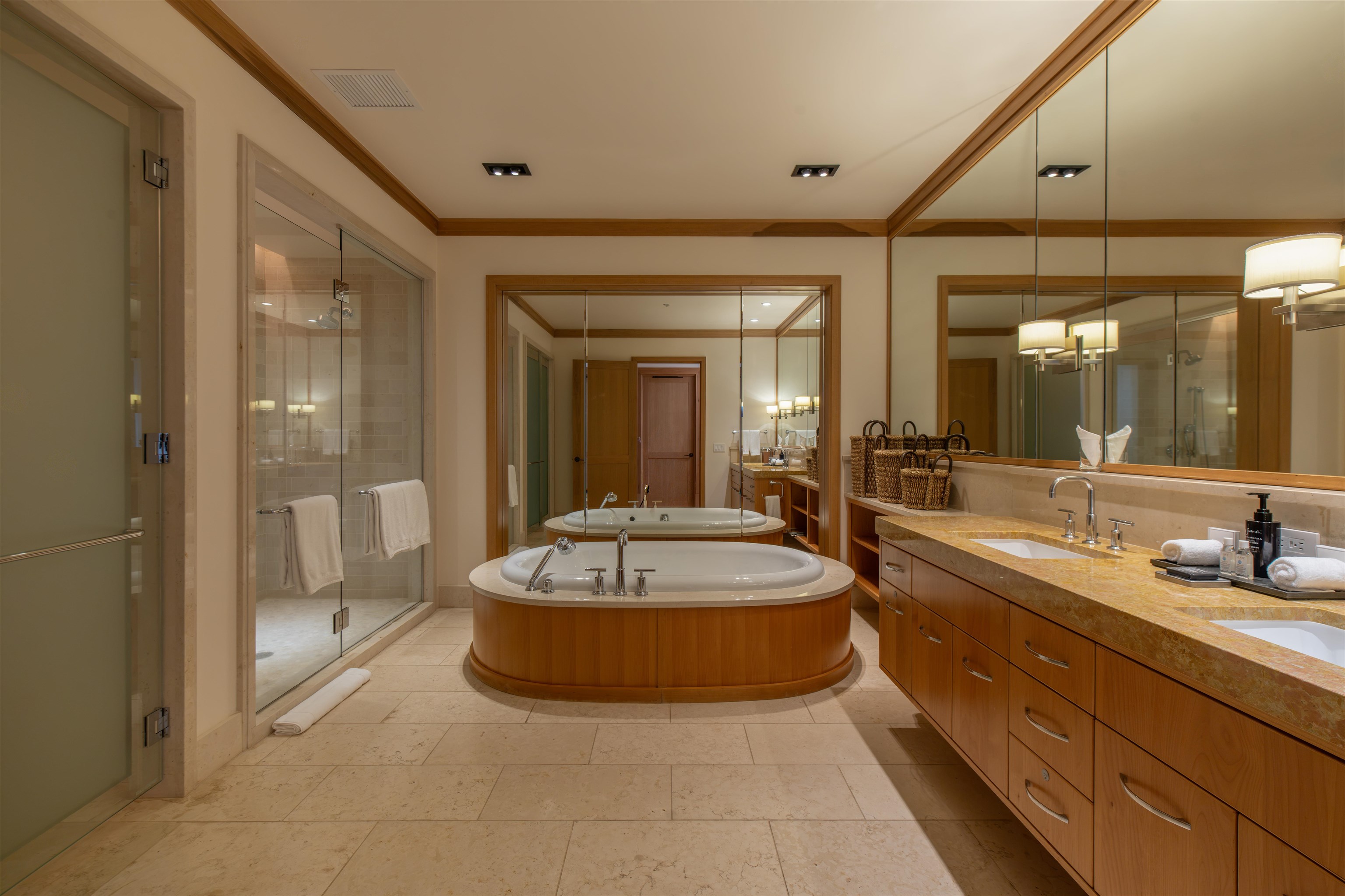1 Bay Dr Unit: 2502