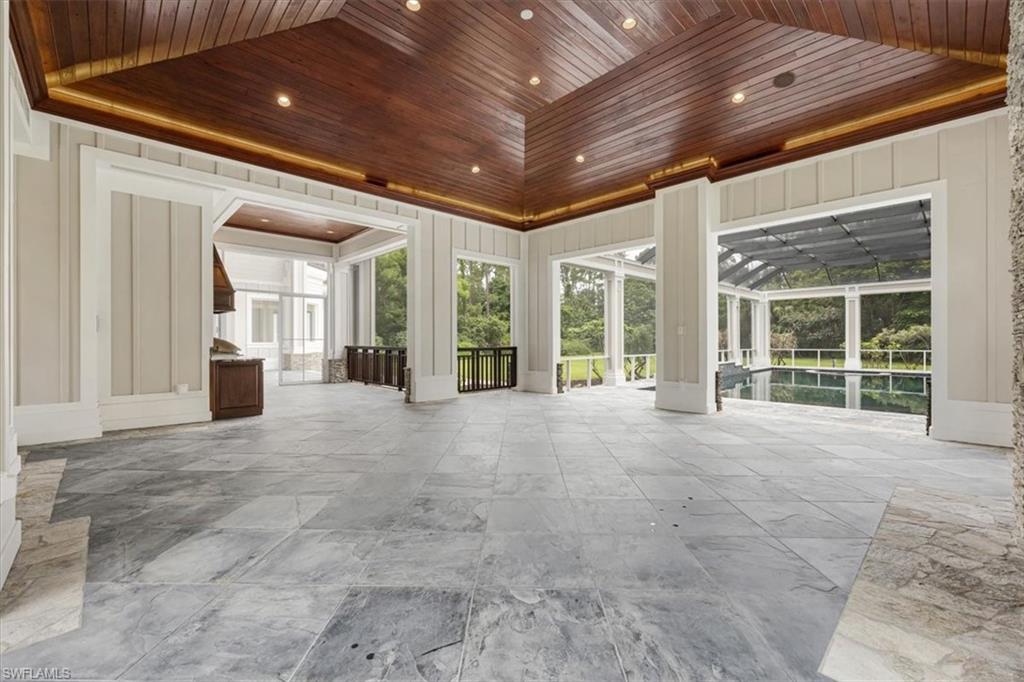 2263 Coach House LN