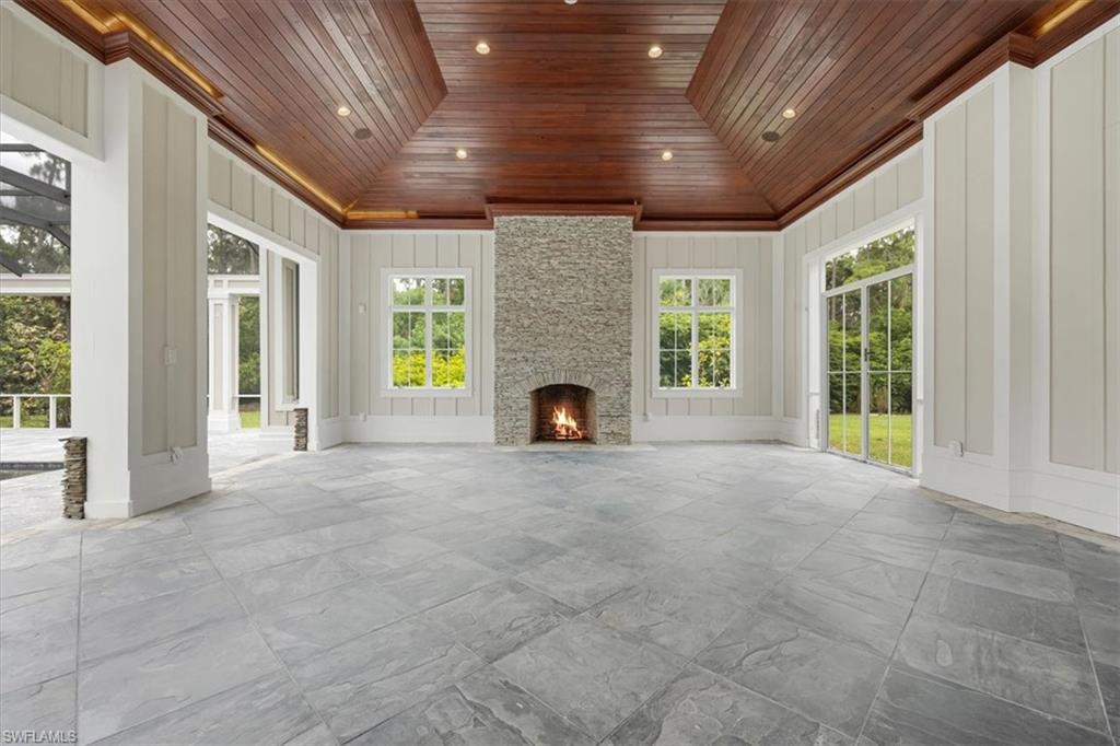 2263 Coach House LN