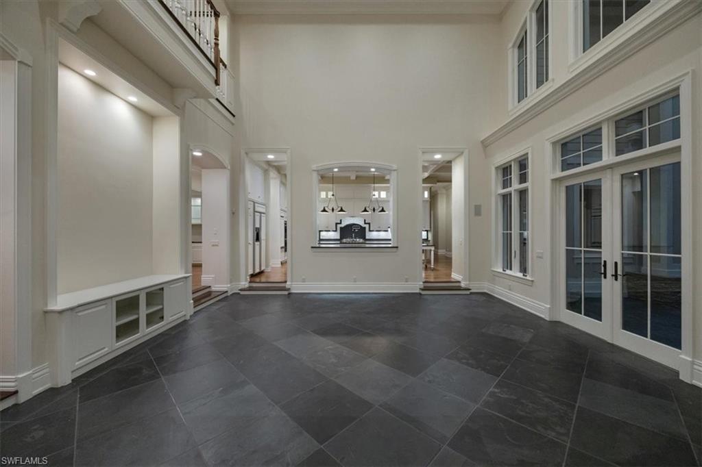 2263 Coach House LN