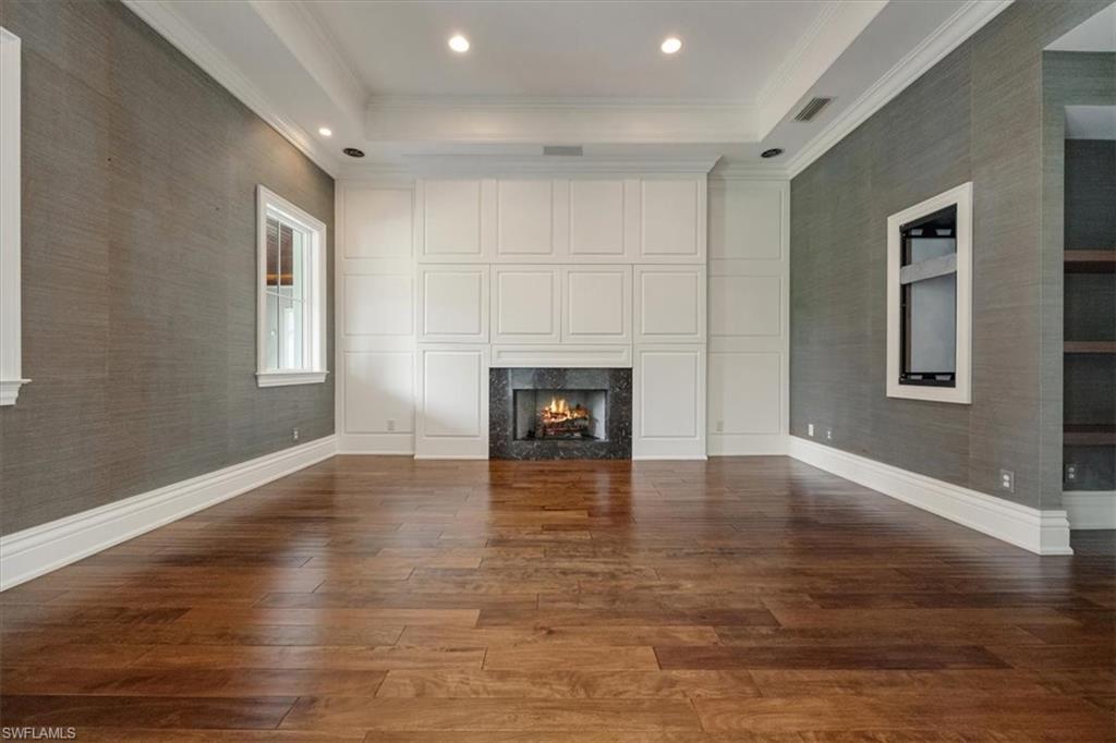 2263 Coach House LN