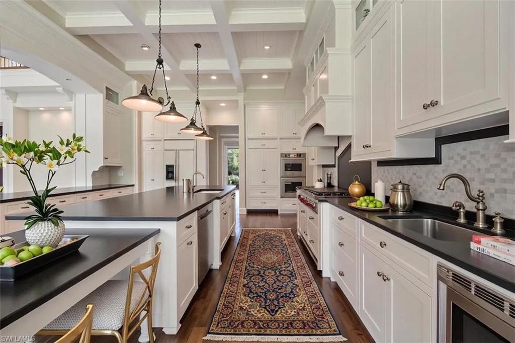 2263 Coach House LN