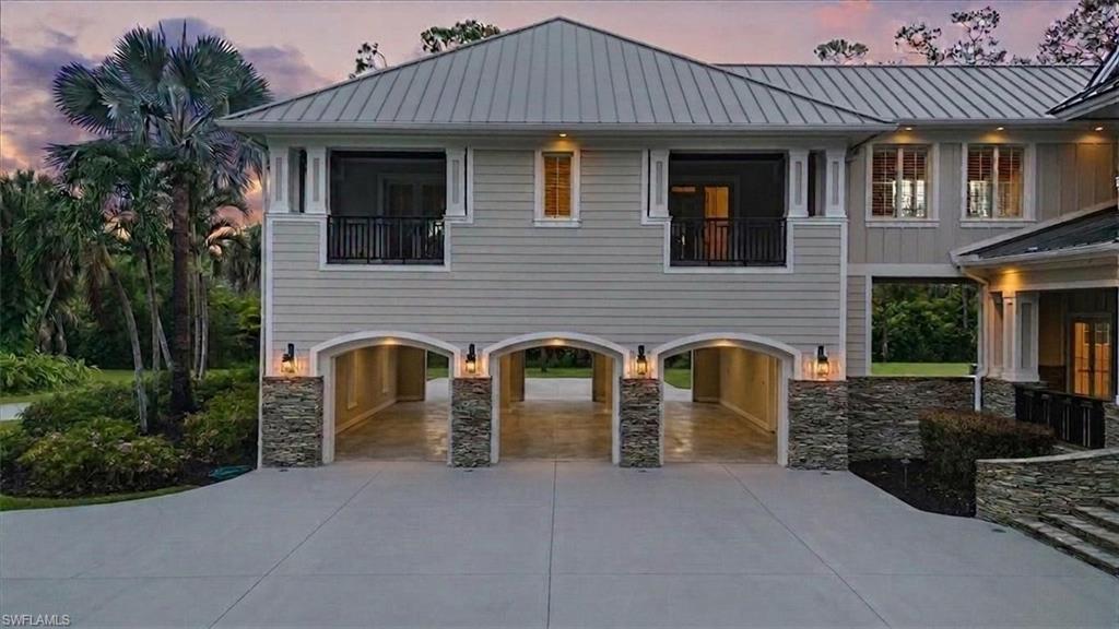 2263 Coach House LN