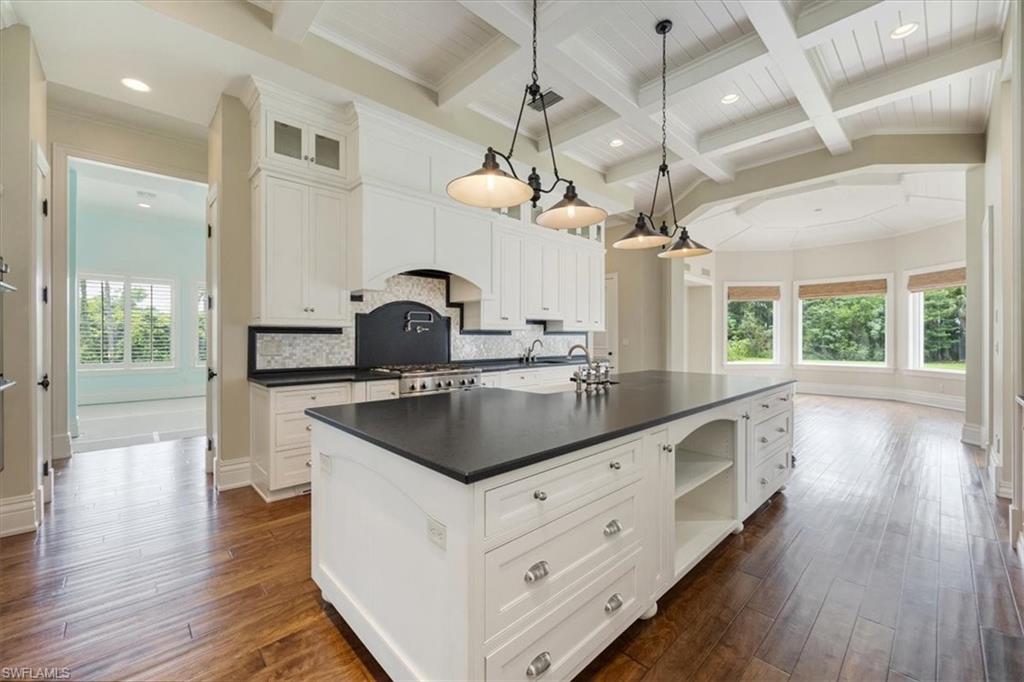 2263 Coach House LN
