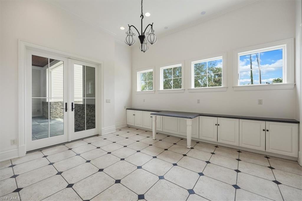 2263 Coach House LN
