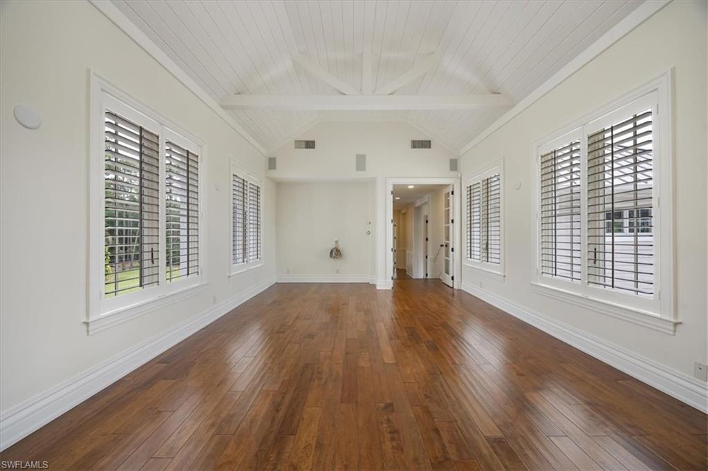 2263 Coach House LN