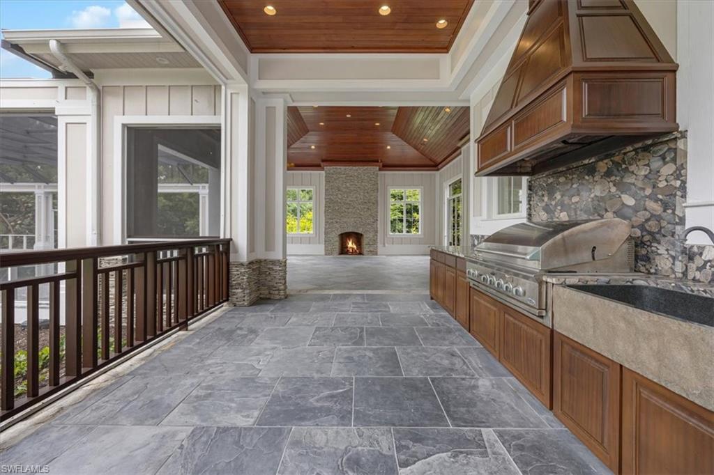 2263 Coach House LN