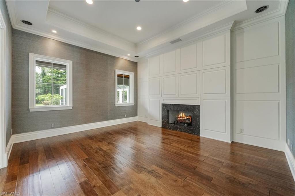 2263 Coach House LN