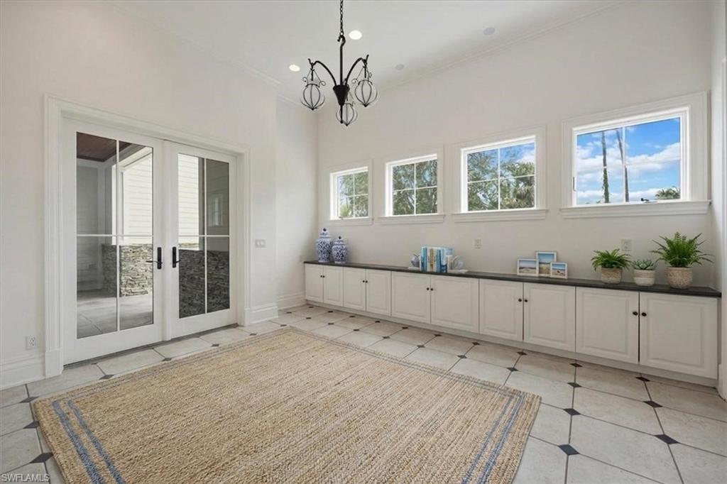 2263 Coach House LN