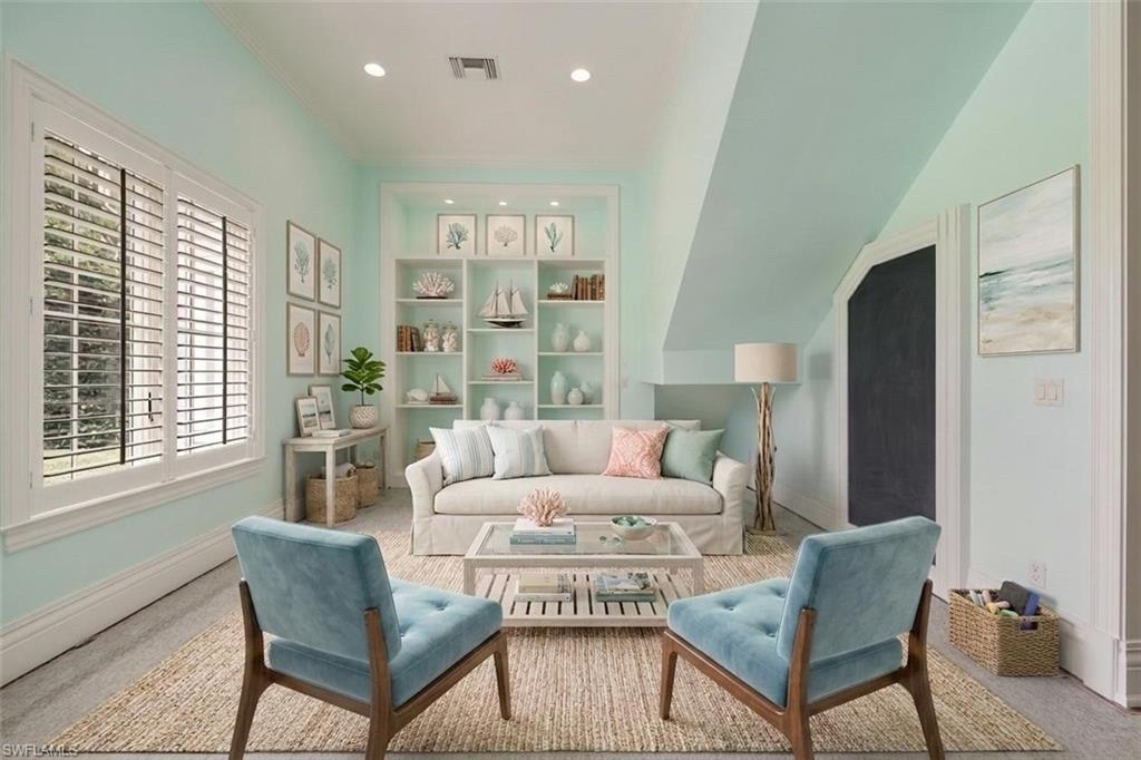 2263 Coach House LN