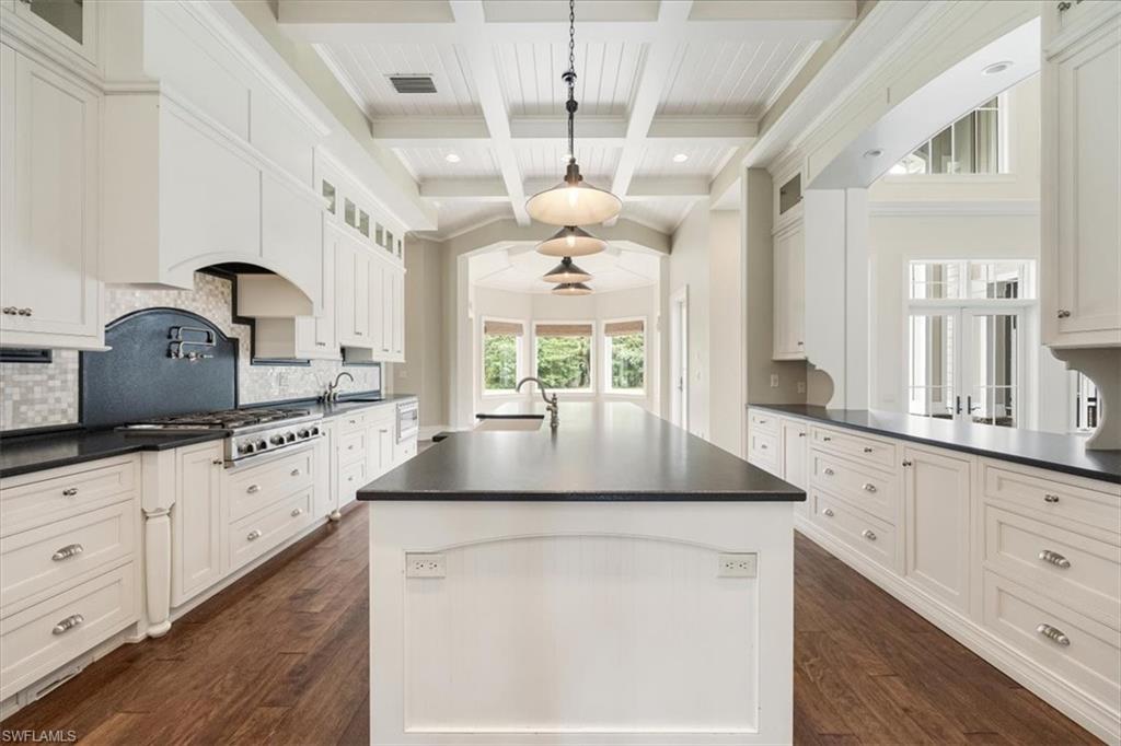2263 Coach House LN
