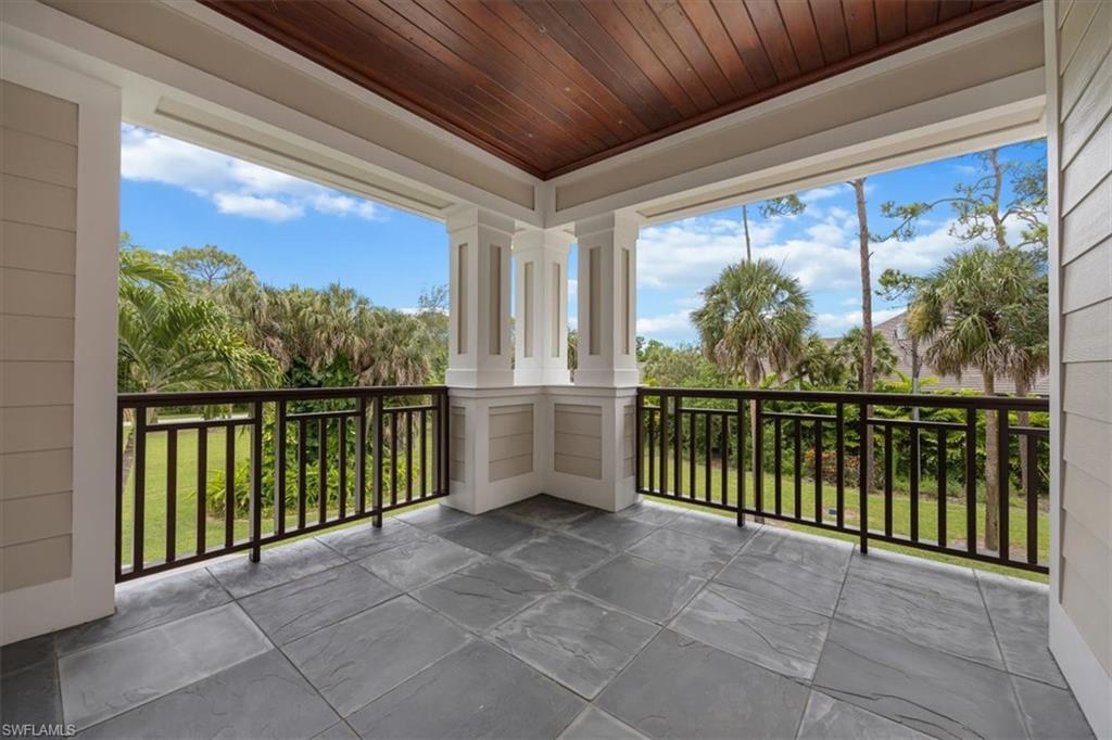 2263 Coach House LN