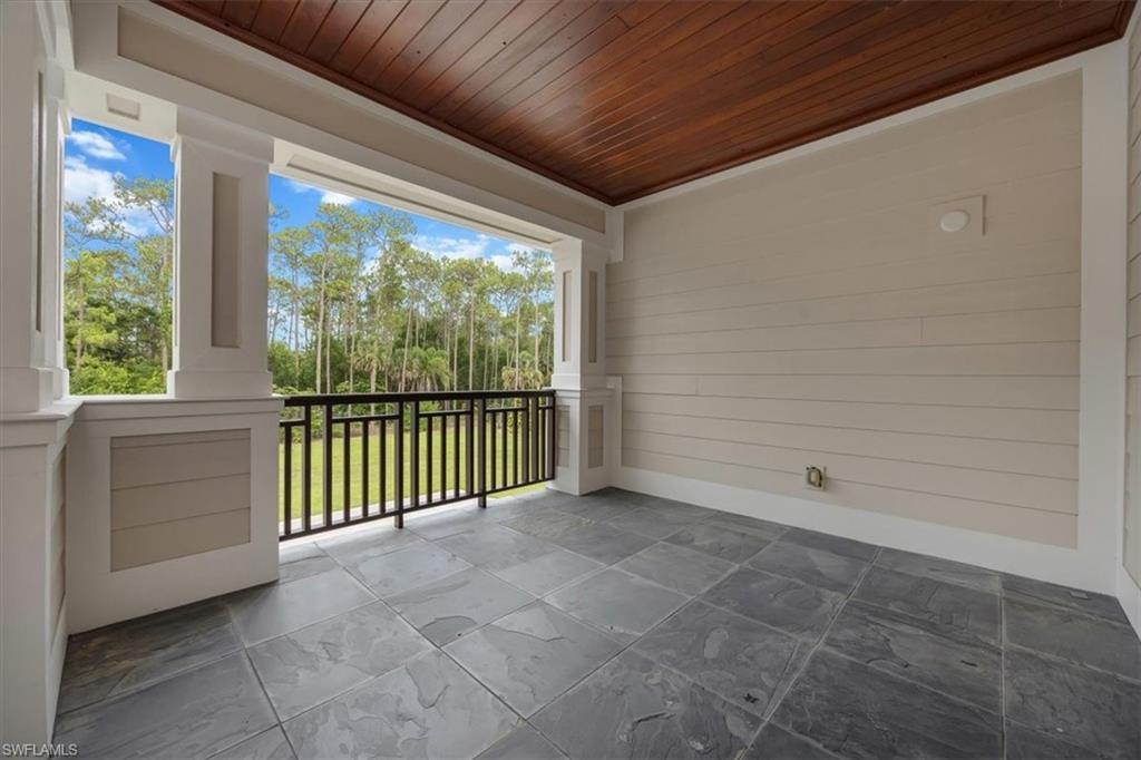 2263 Coach House LN