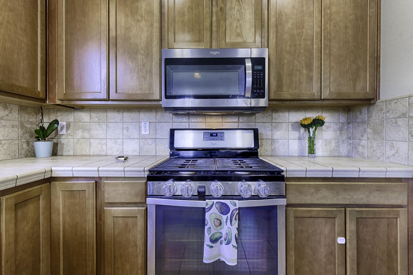 4015 Agassi Dr