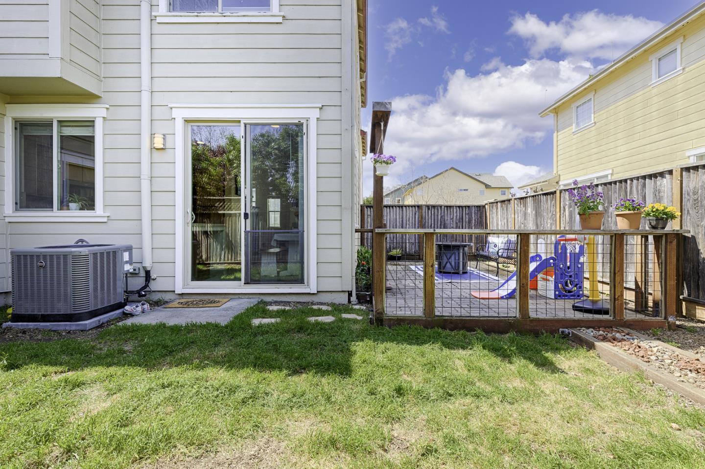 4015 Agassi Dr