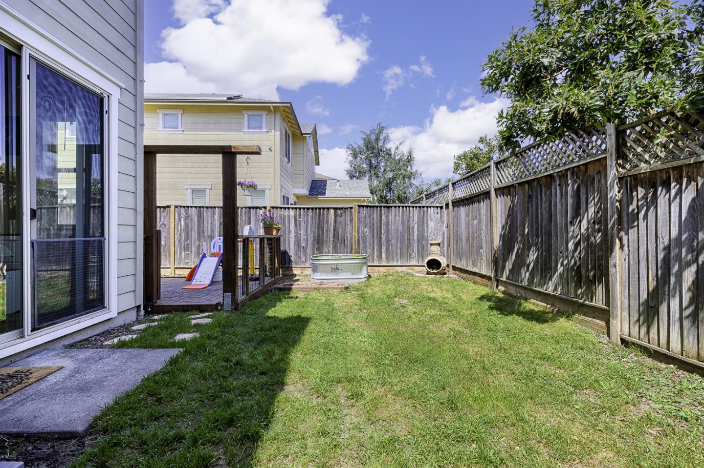 4015 Agassi Dr
