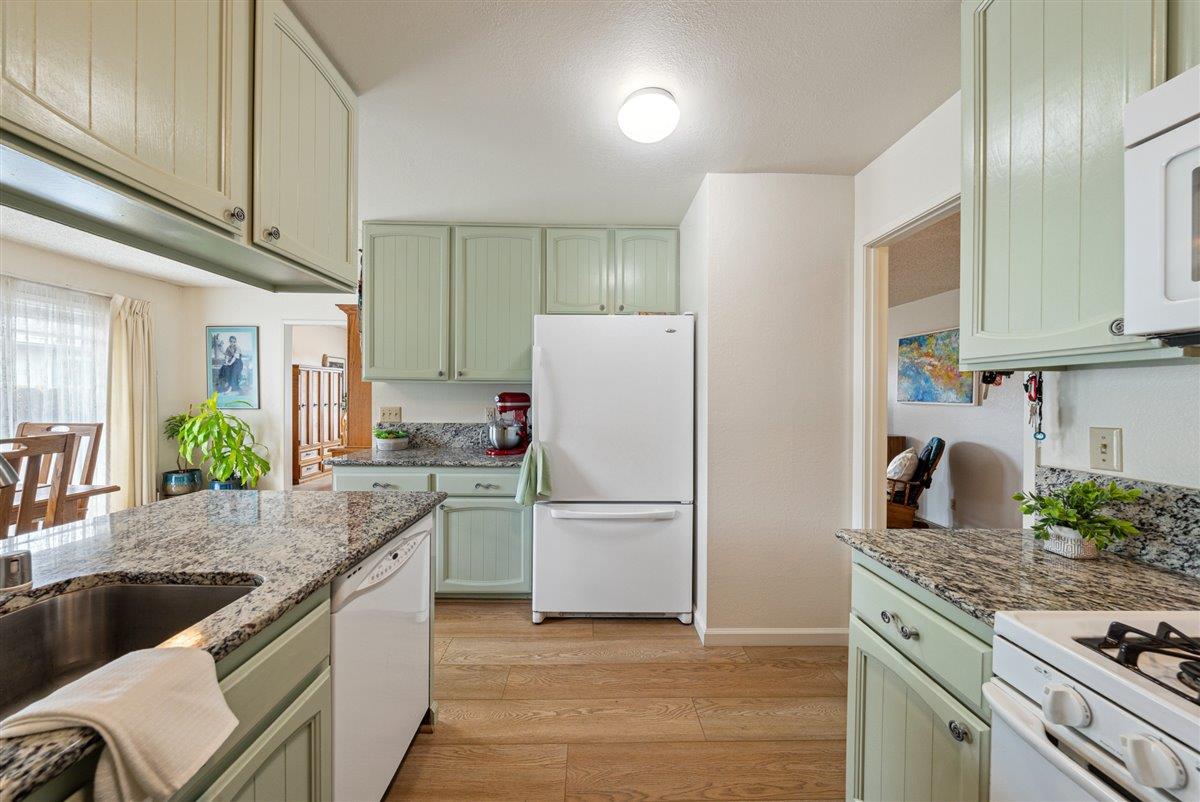 3127 Lake Drive