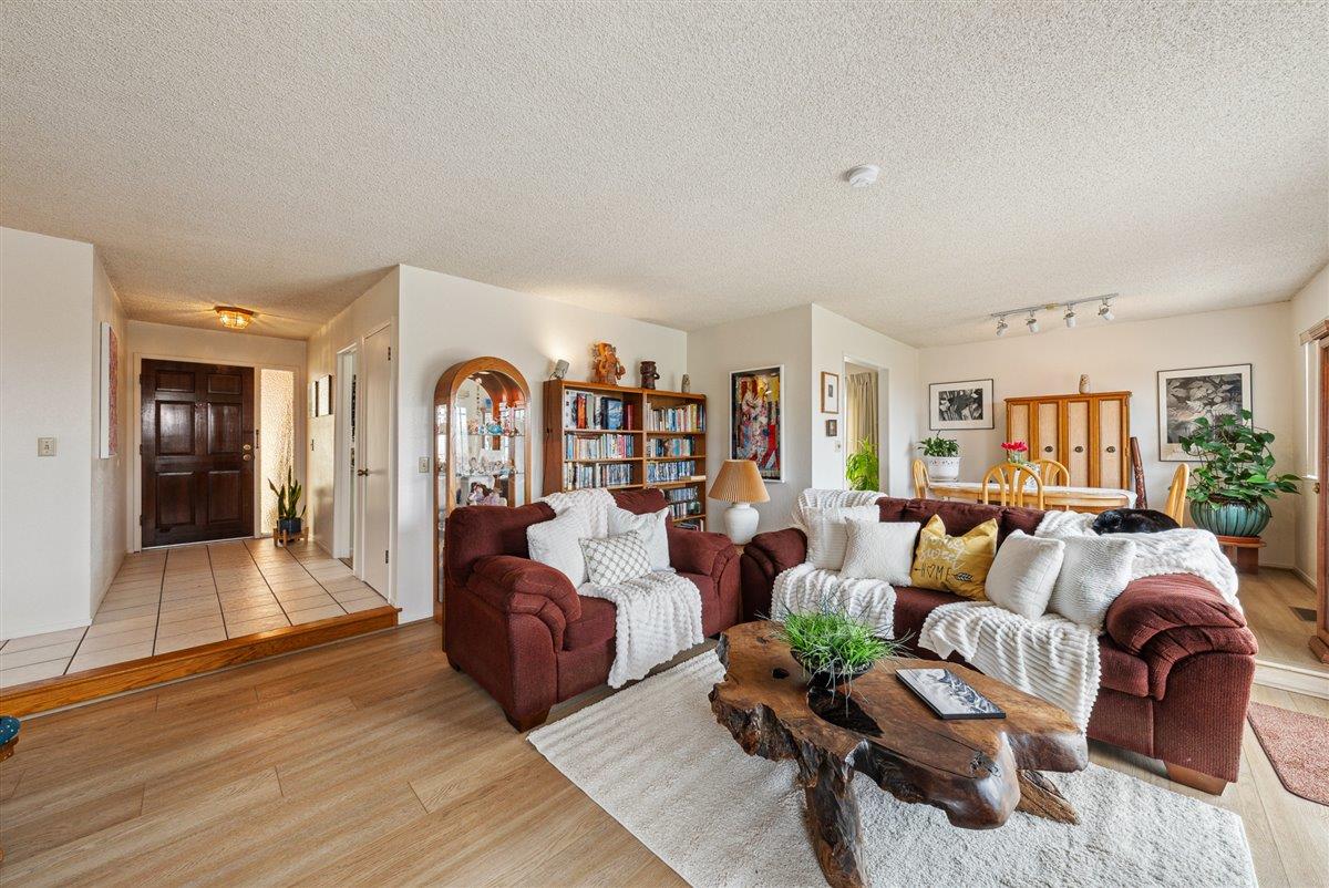 3127 Lake Drive