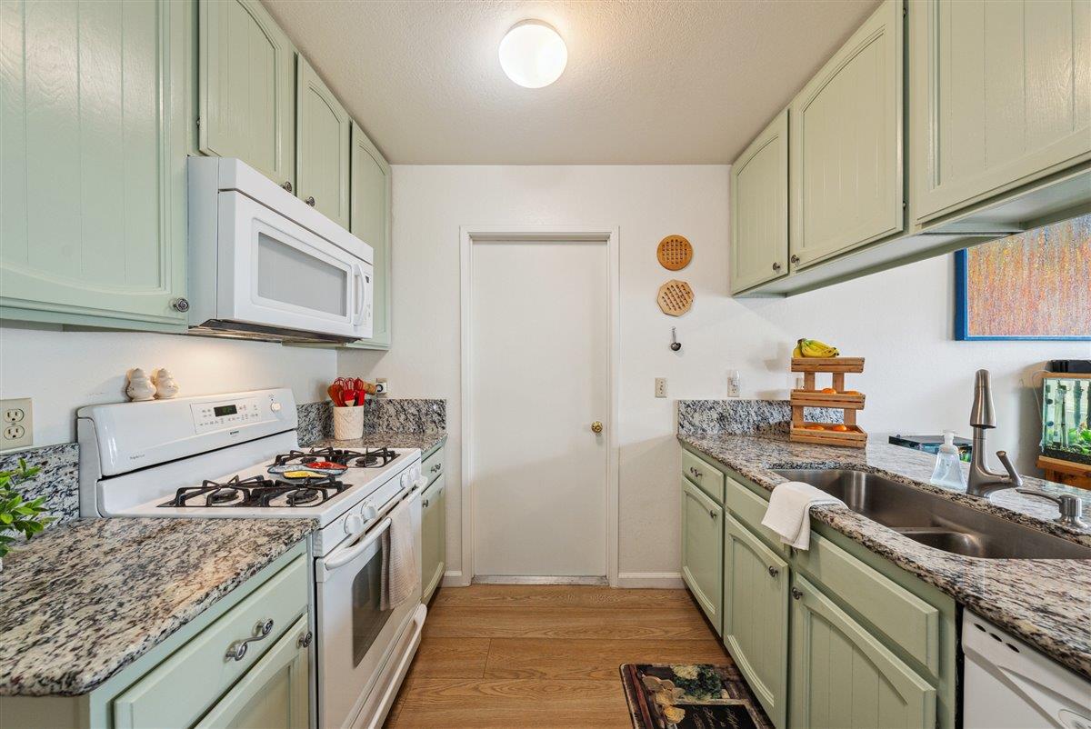3127 Lake Drive