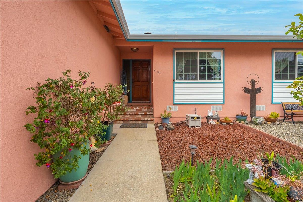 3127 Lake Drive