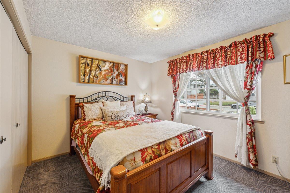 3127 Lake Drive