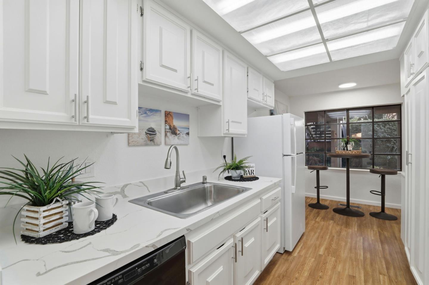 5106 Cribari PL
