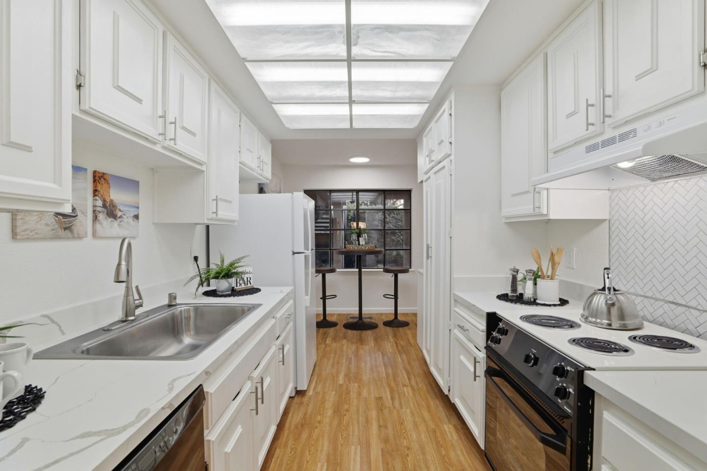 5106 Cribari PL