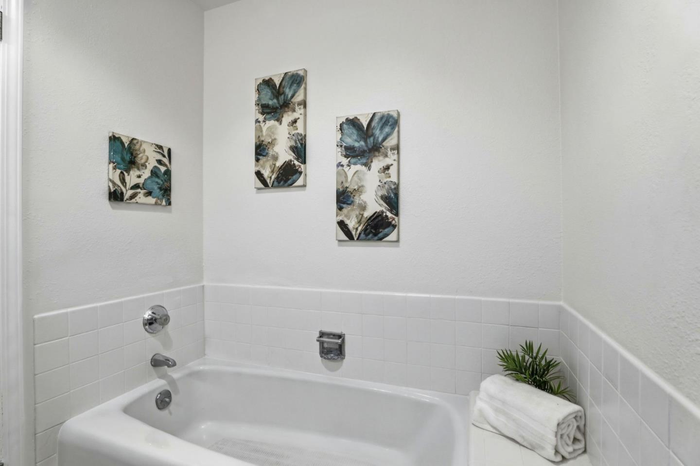 5106 Cribari PL
