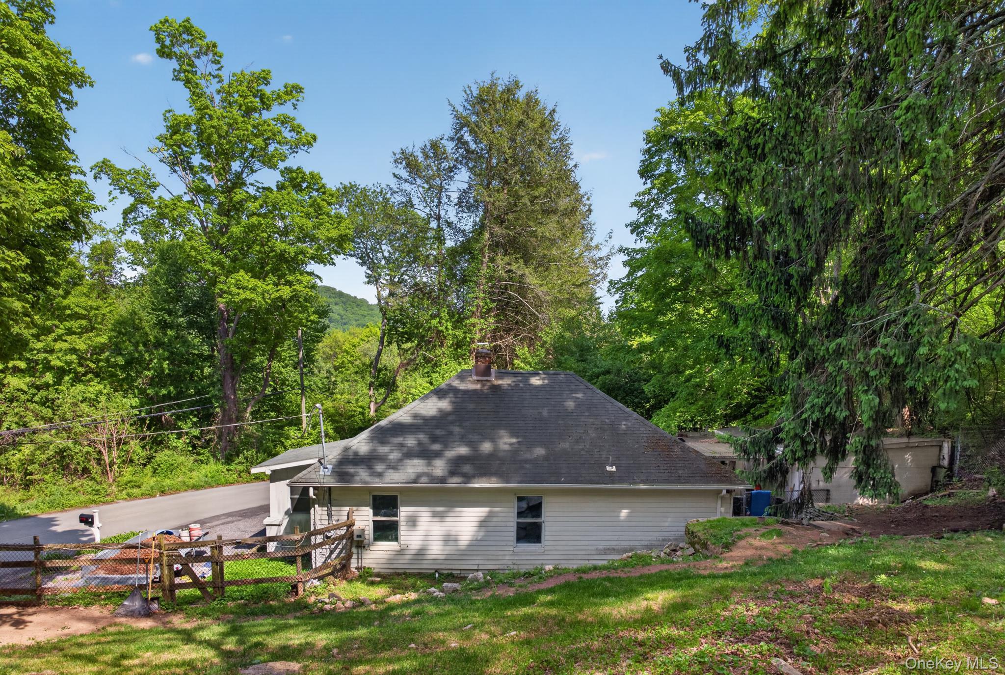 11 RICHARDSVILLE ROAD