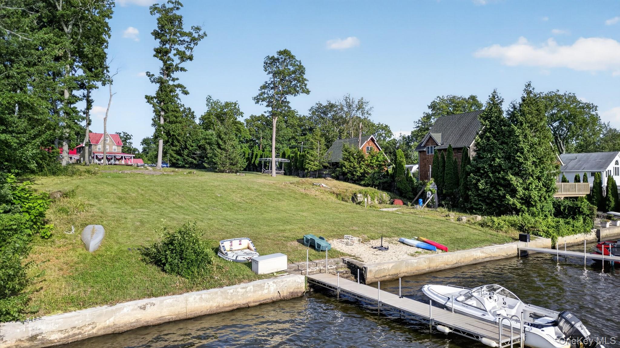 355 Lakeside Road